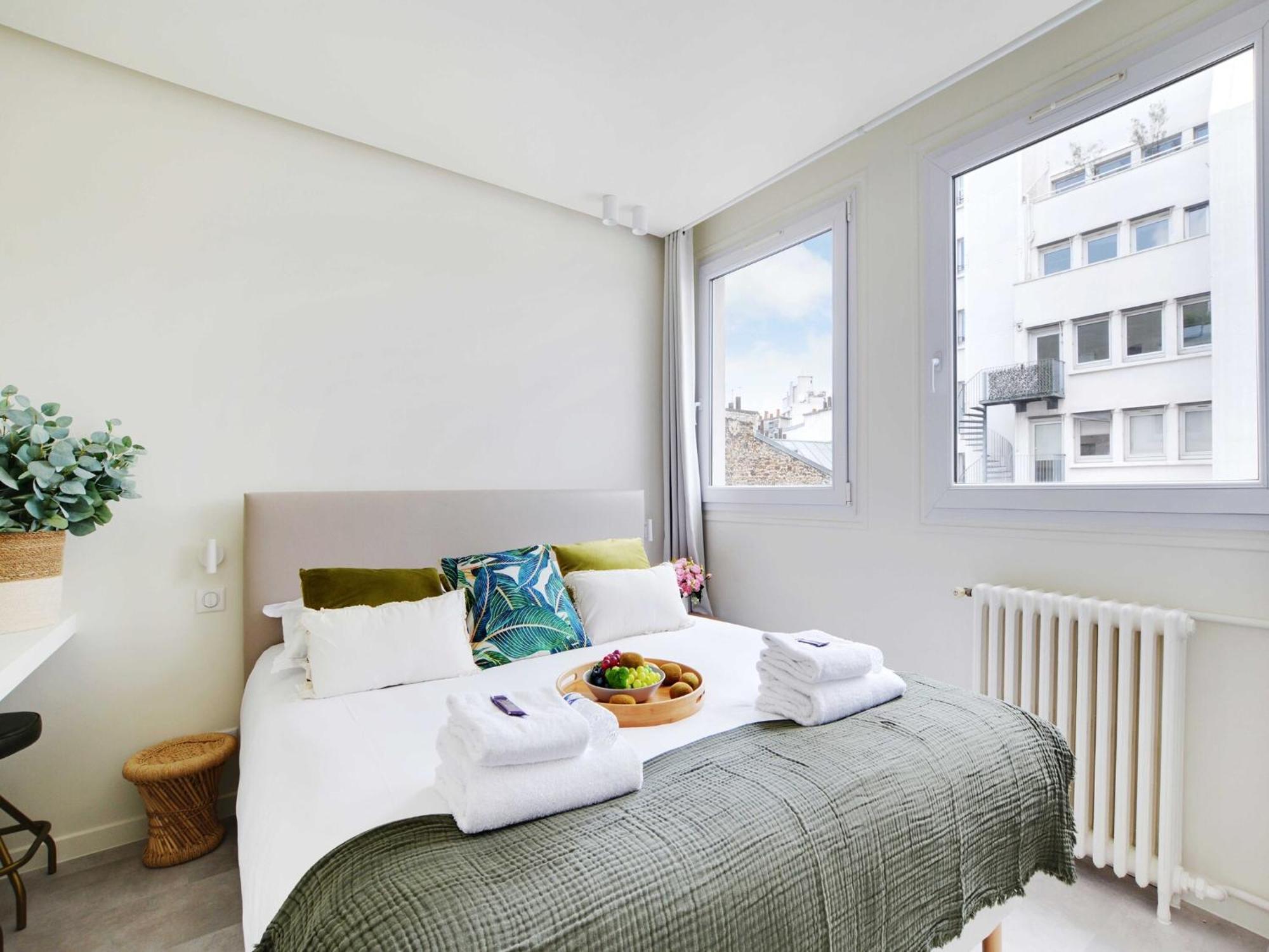 Modern - 2br 6p - Faubourg-du-roule